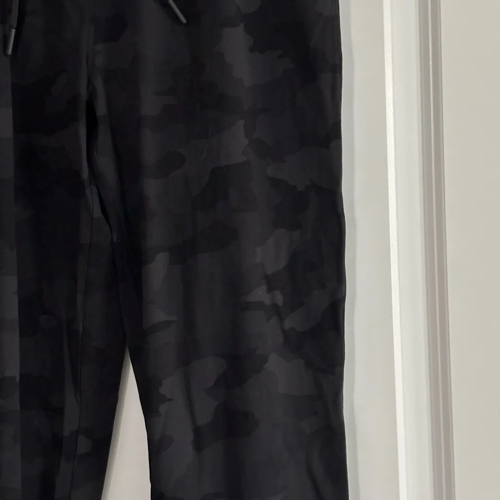 Lululemon Stretch High Rise Camo Jogger - Image 5