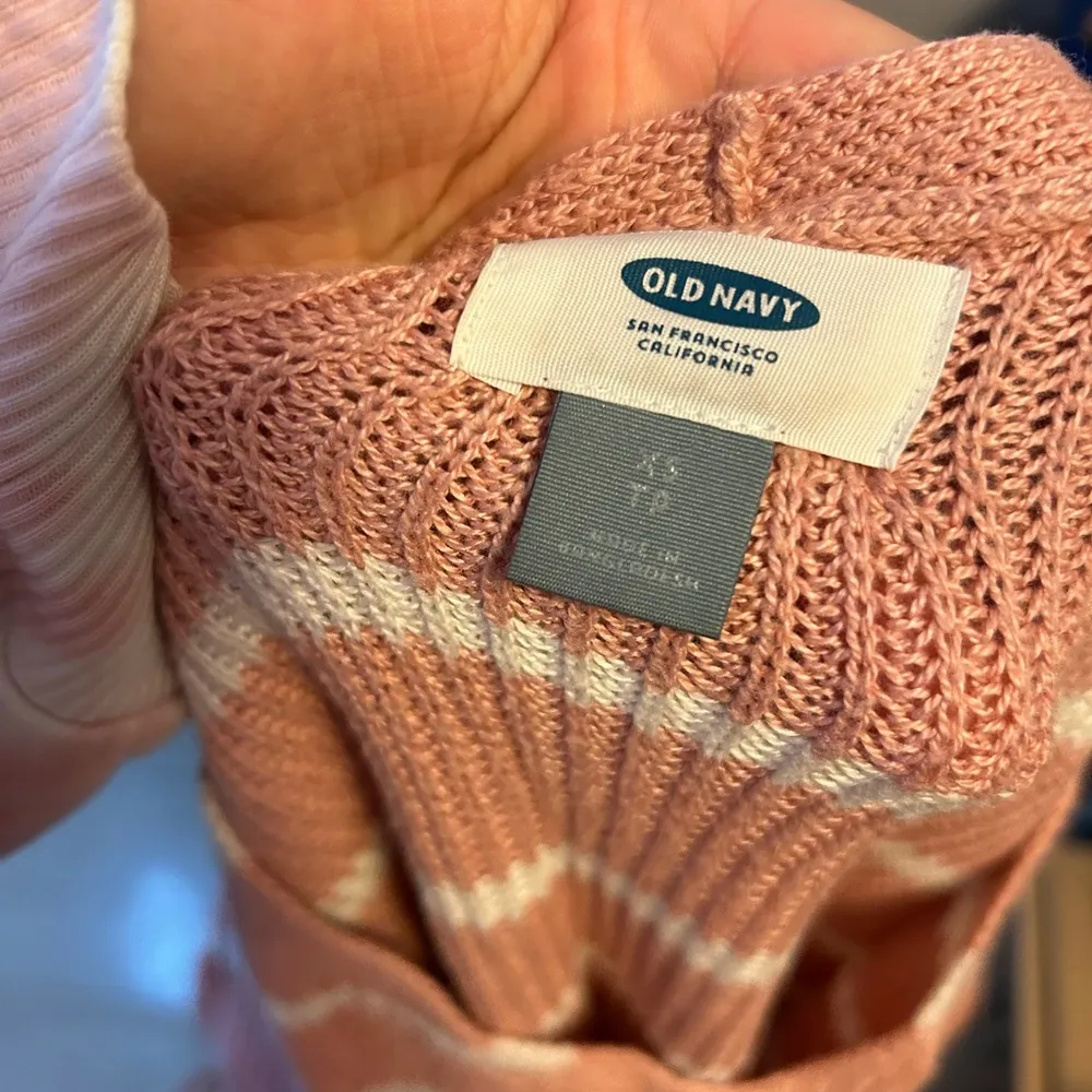 OLD NAVY VNECK STRIPED SWEATER - Image 3