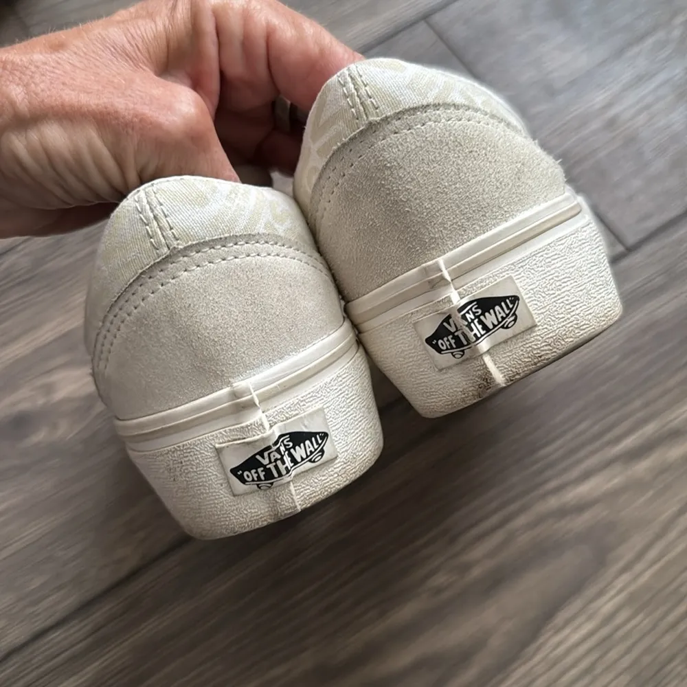 Vans Old Skool PLATFORM Tonal logo sneakers size 8 - Image 2