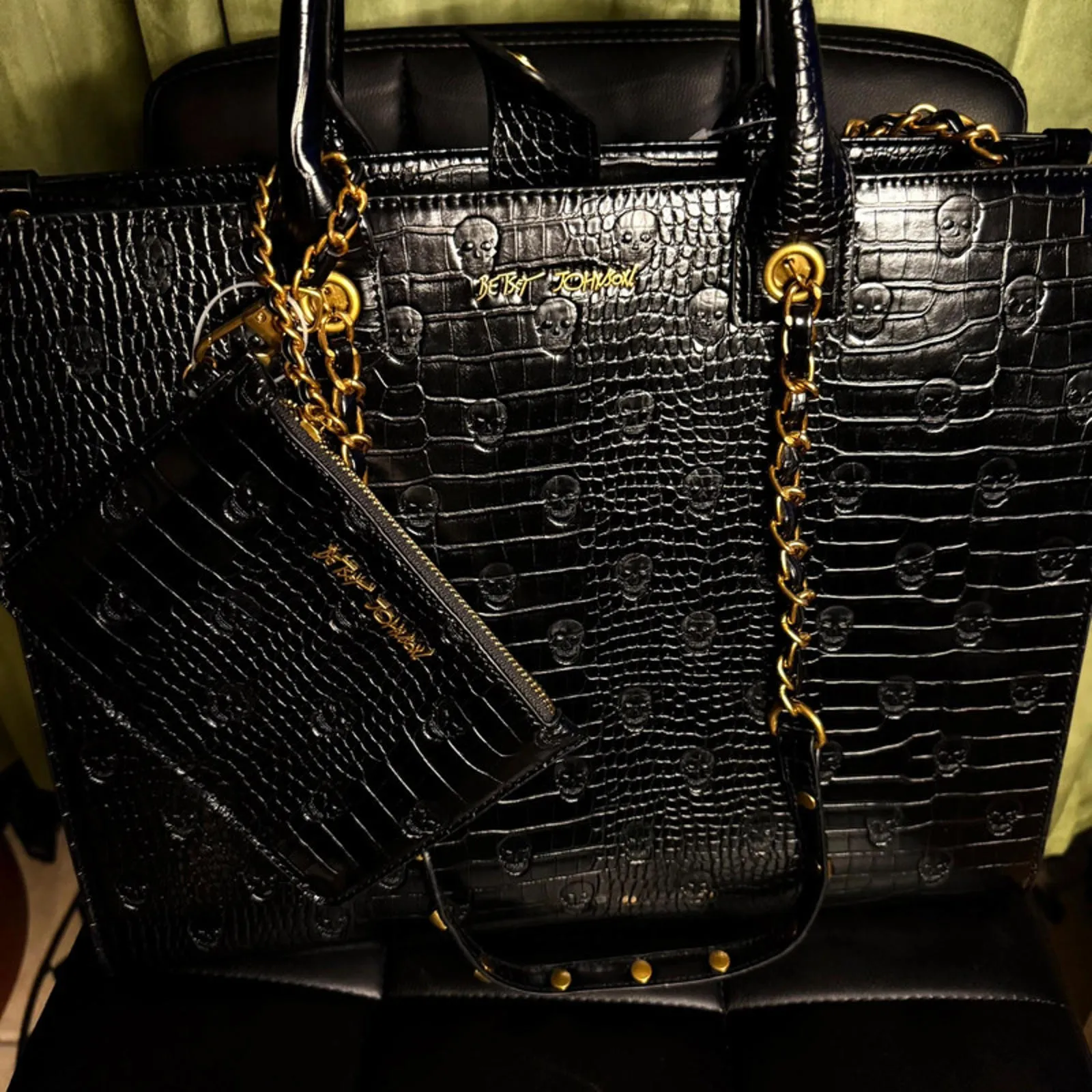 Betsey Johnson Black Skull Croc Tote Bag With Matching Zip Pouch NWT - Image 4