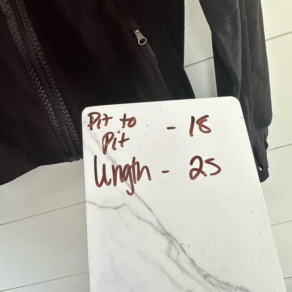 Lululemon Women’s 8 Black Sherpa Faux Fur Zip Up Jacket - Image 4