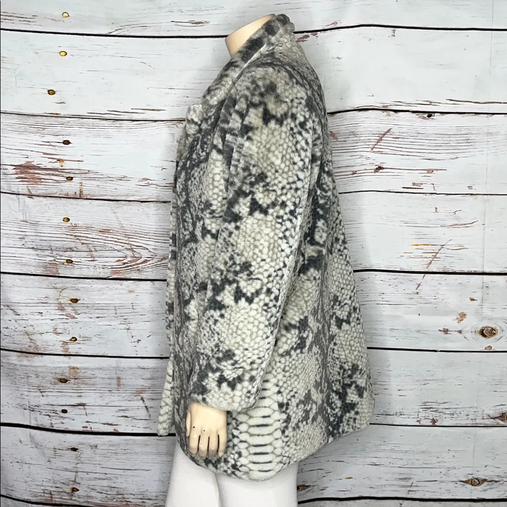 Democracy Size XL Ivory & Gray Snakeskin Animal Print Faux Fur Coat Jacket - Image 3