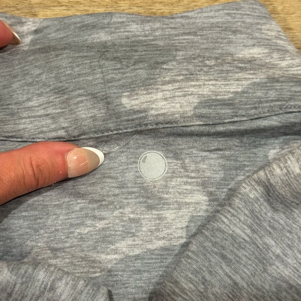 NWT Yogalicious Lux Silver Camo 1/4 Zip Workout Top Size Medium - Image 4