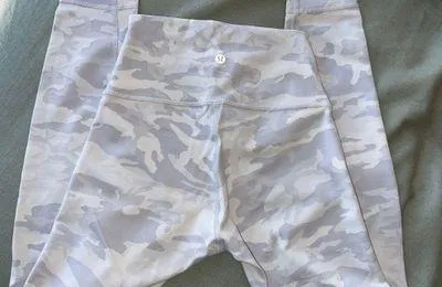 Lululemon High-Rise Wunder Under Leggings - Image 2