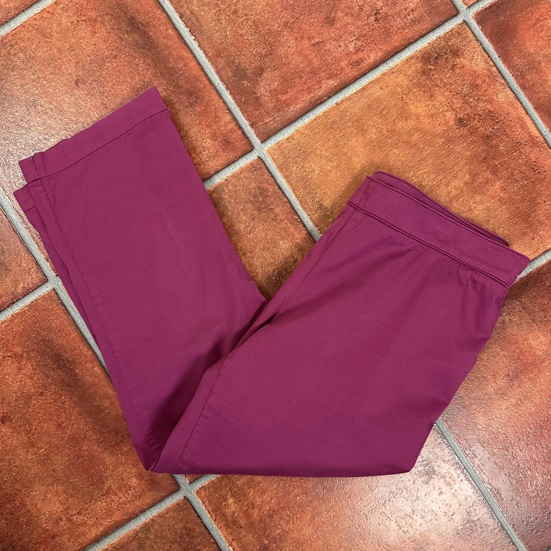 MaxMara Fuchsia Stretch Capri Pants - Image 9