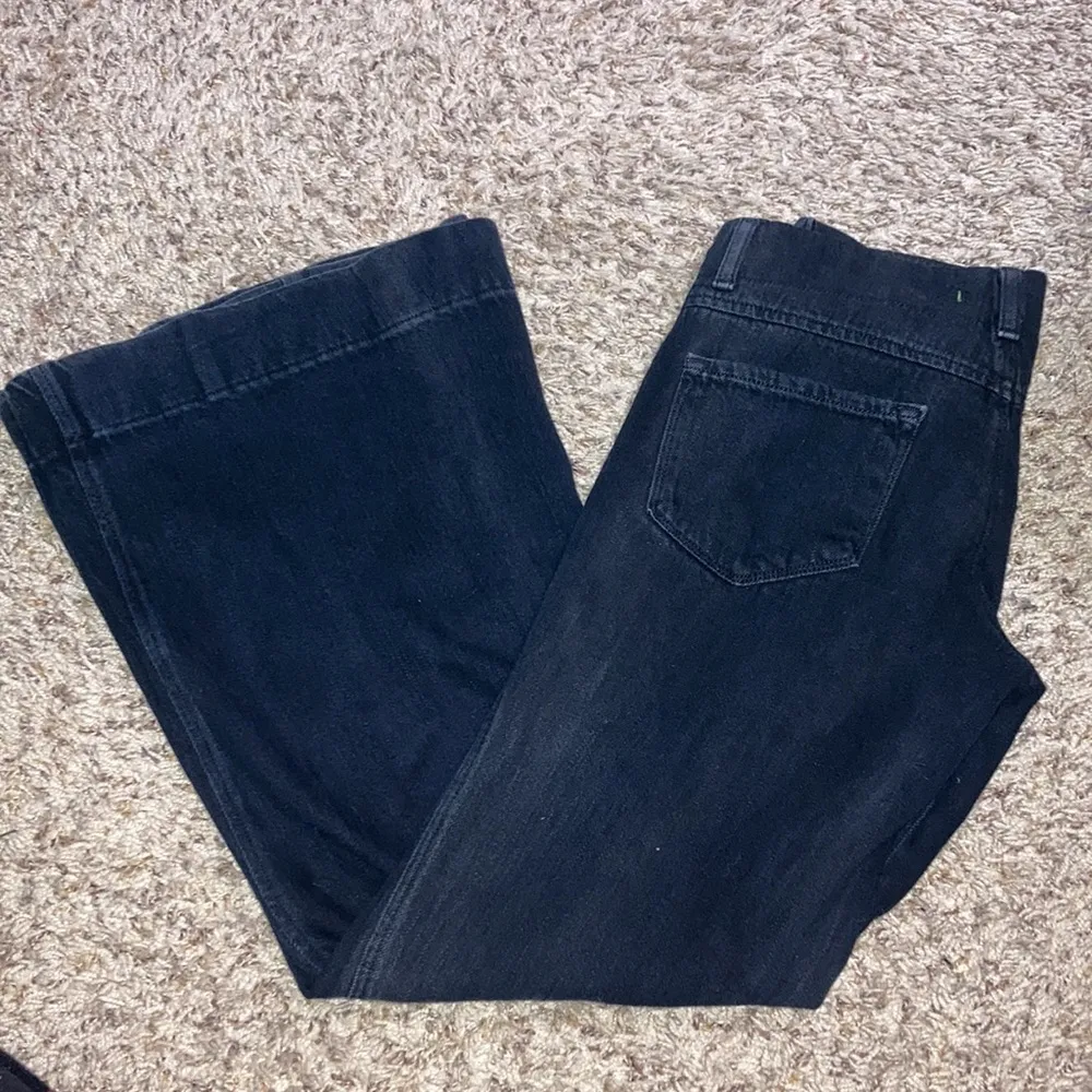 Black J Brand Kat Flare Jeans - Size 26 - Image 9