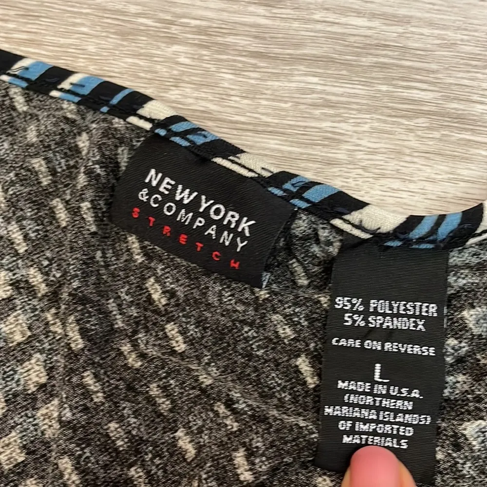 New York & Co Black Blue White Print 3/4 Sleeve Surplice Neck Blouse Size Large - Image 7