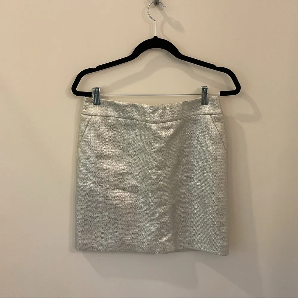 White House Black Market WHBM Silver Metallic Tweed Pencil Skirt 2 - Image 3