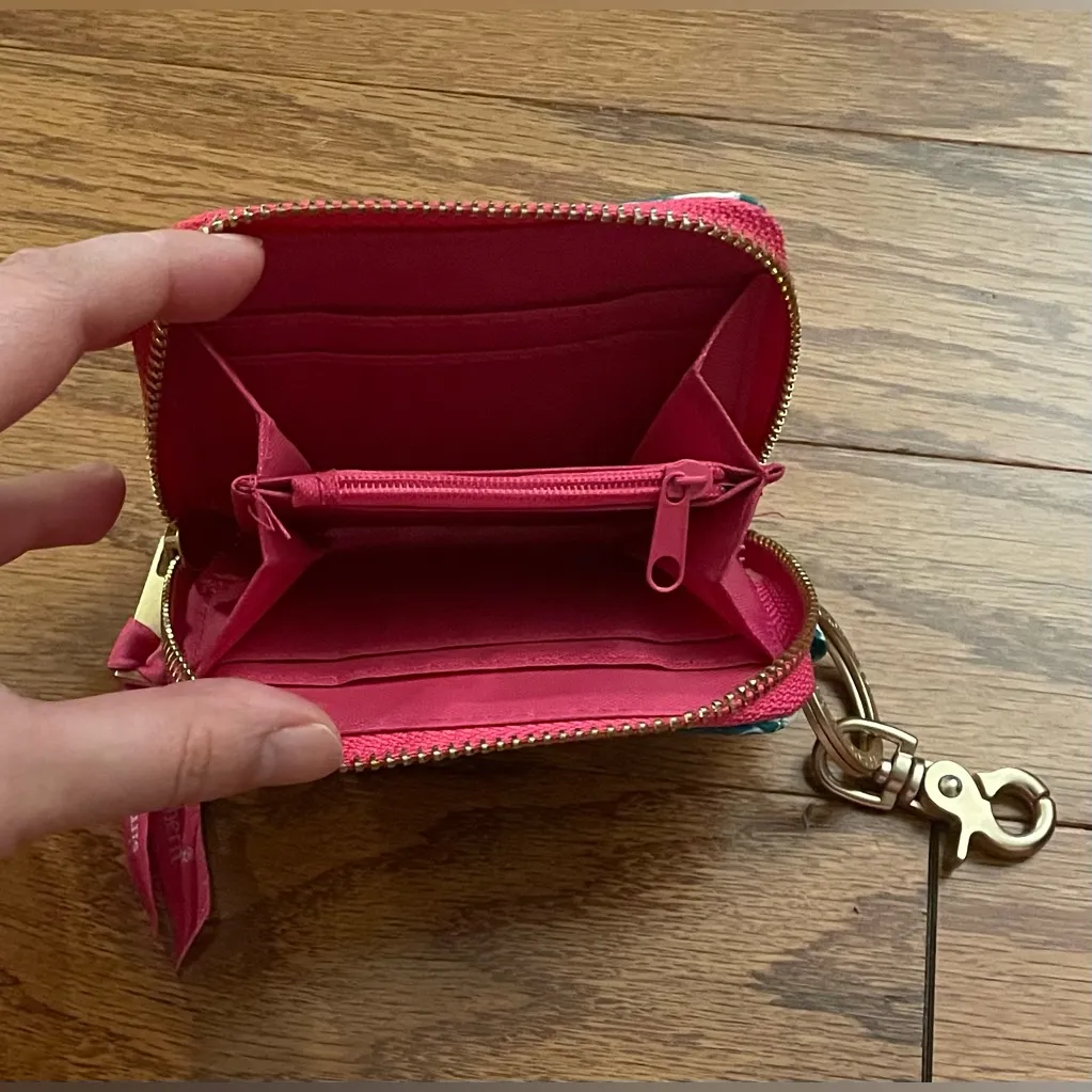 Simply Southern- Green Leaf Wristlet with Pink Zipper Brand New - Image 5