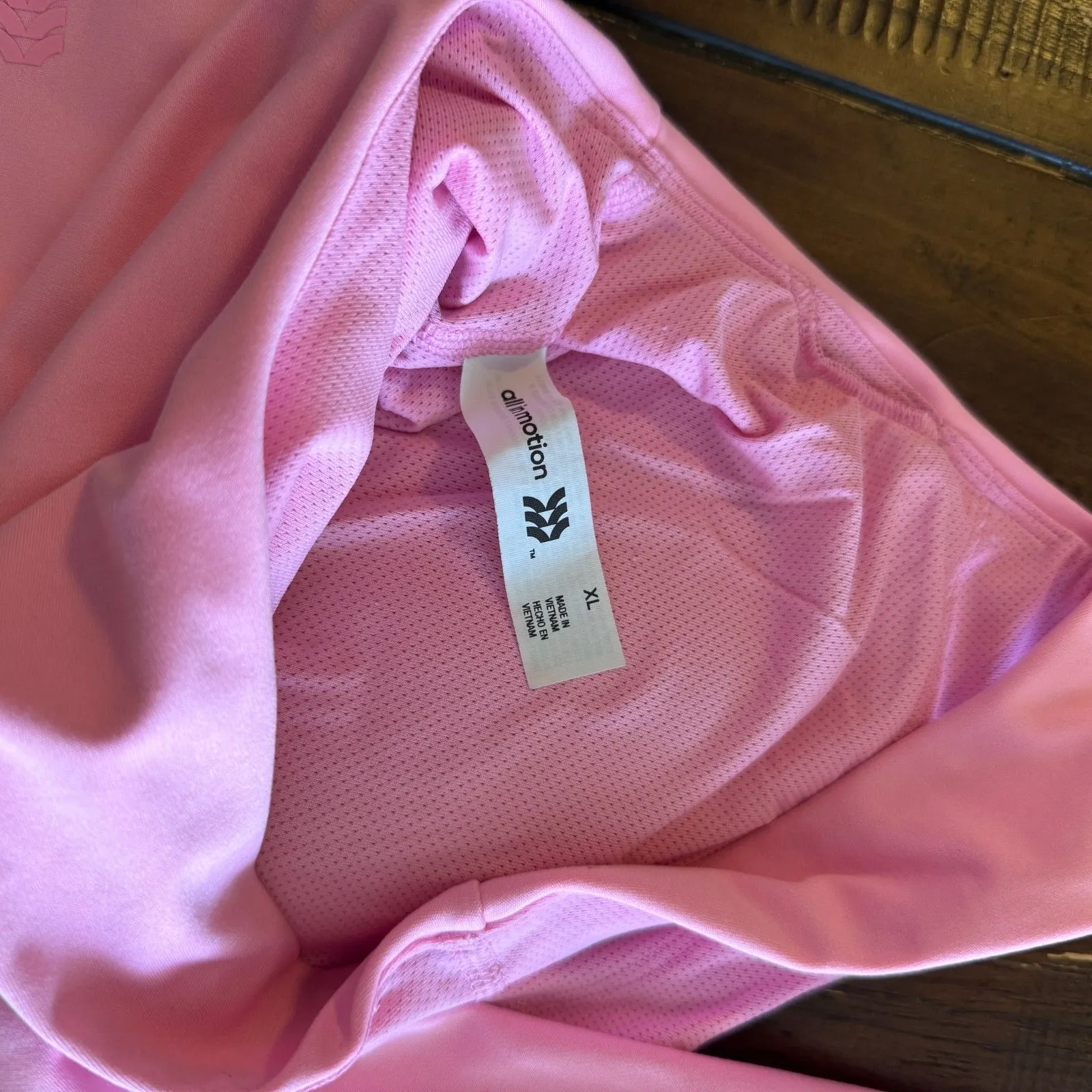 Womens Flex V-Neck Cropped Sports Bra - All In Motion EUC Size XL Bubblegum Pink - Image 7