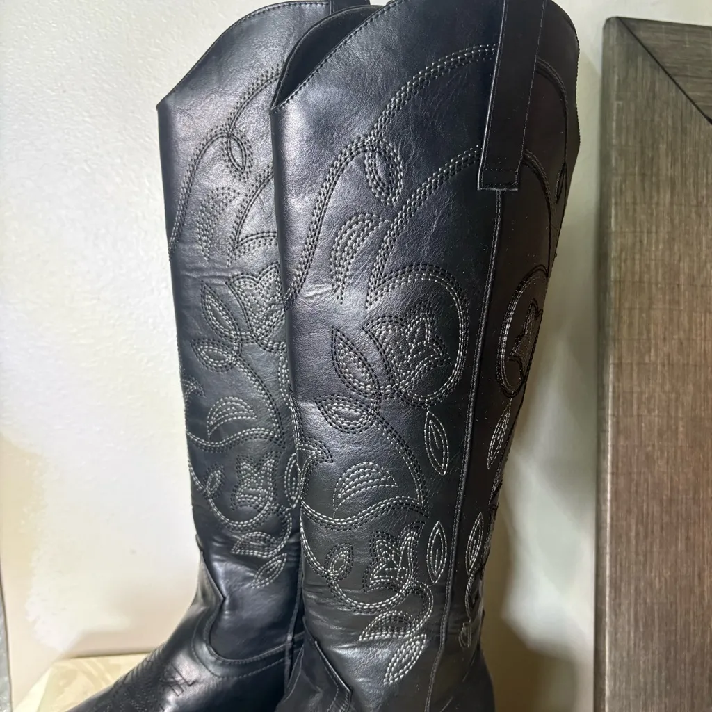 Elegant Black Embroidered Knee High, Heeled Boots Size 8 - Image 10