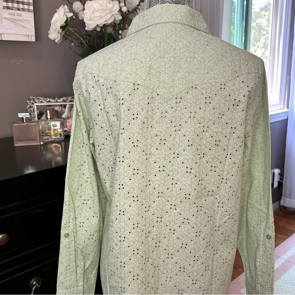 Western Back in the Saddle Mint Green Eyelet Shirt – Size M – 100% Cotton Size M - Image 7