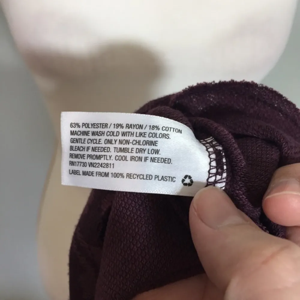 NWOT Purple  Damask Jacquard Lace Top New - Image 8