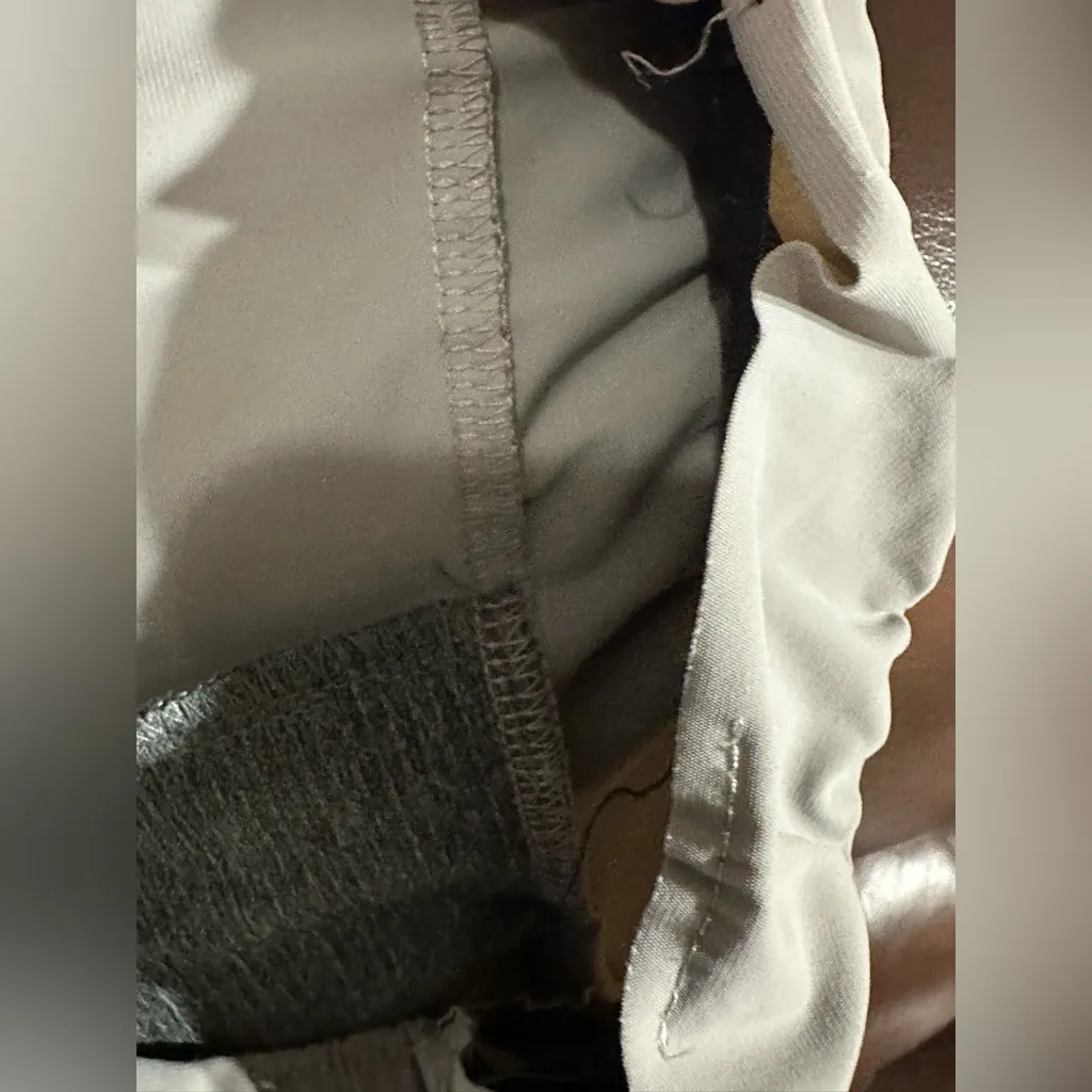 Vuori  MILES ANKLE PANT WOMEN'S Size Large *flaw - Image 11