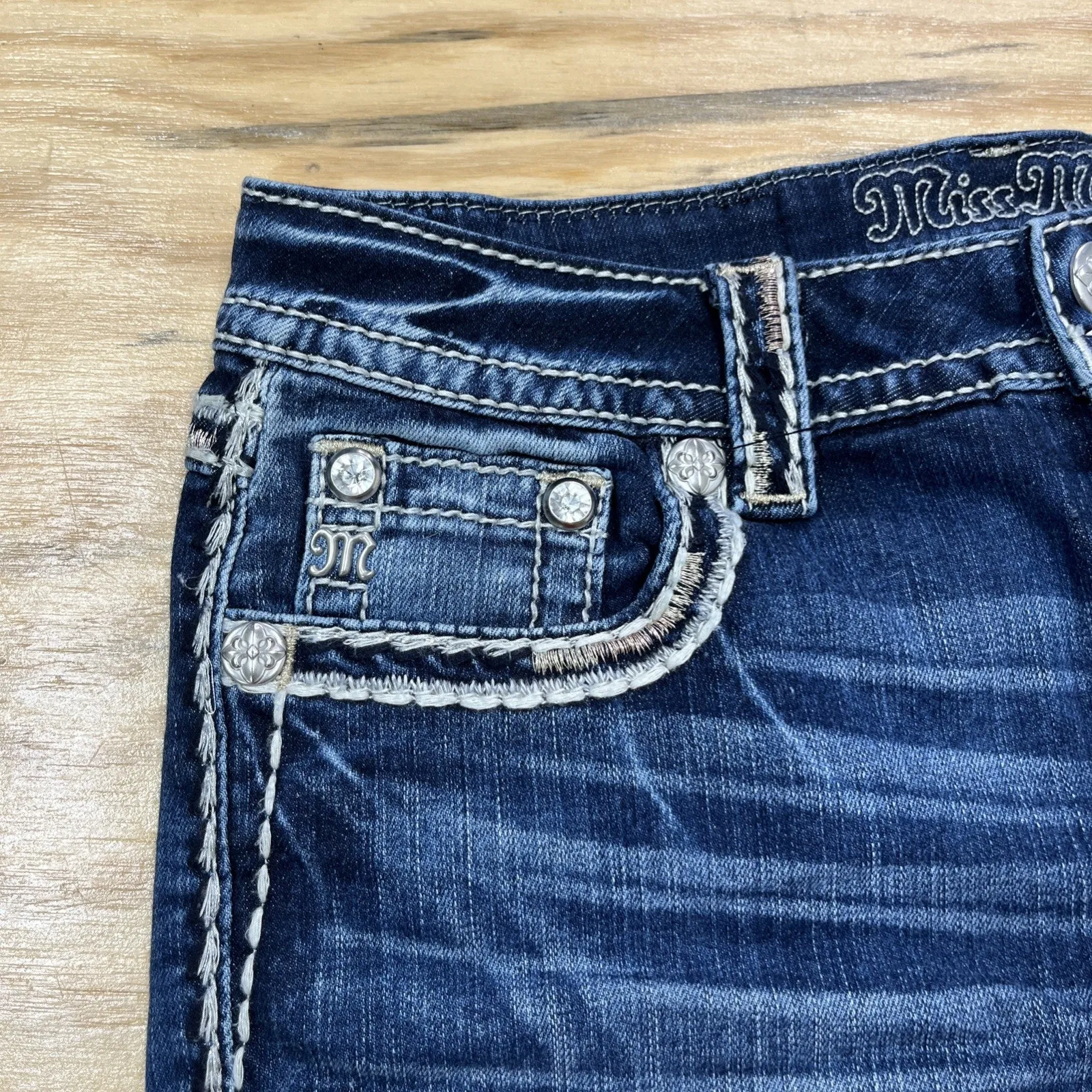 Miss Me Signature 7” Mid-Rise Shorts Size 27 Blue Denim Stretch Bling Western - Image 5