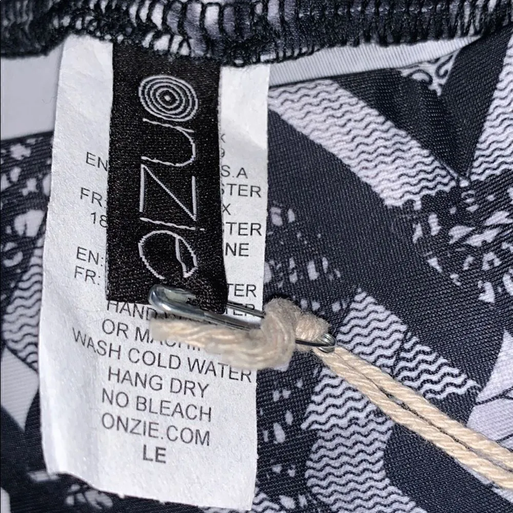 Nwt Onzie Noir yoga leggings sz xs black white - Image 5