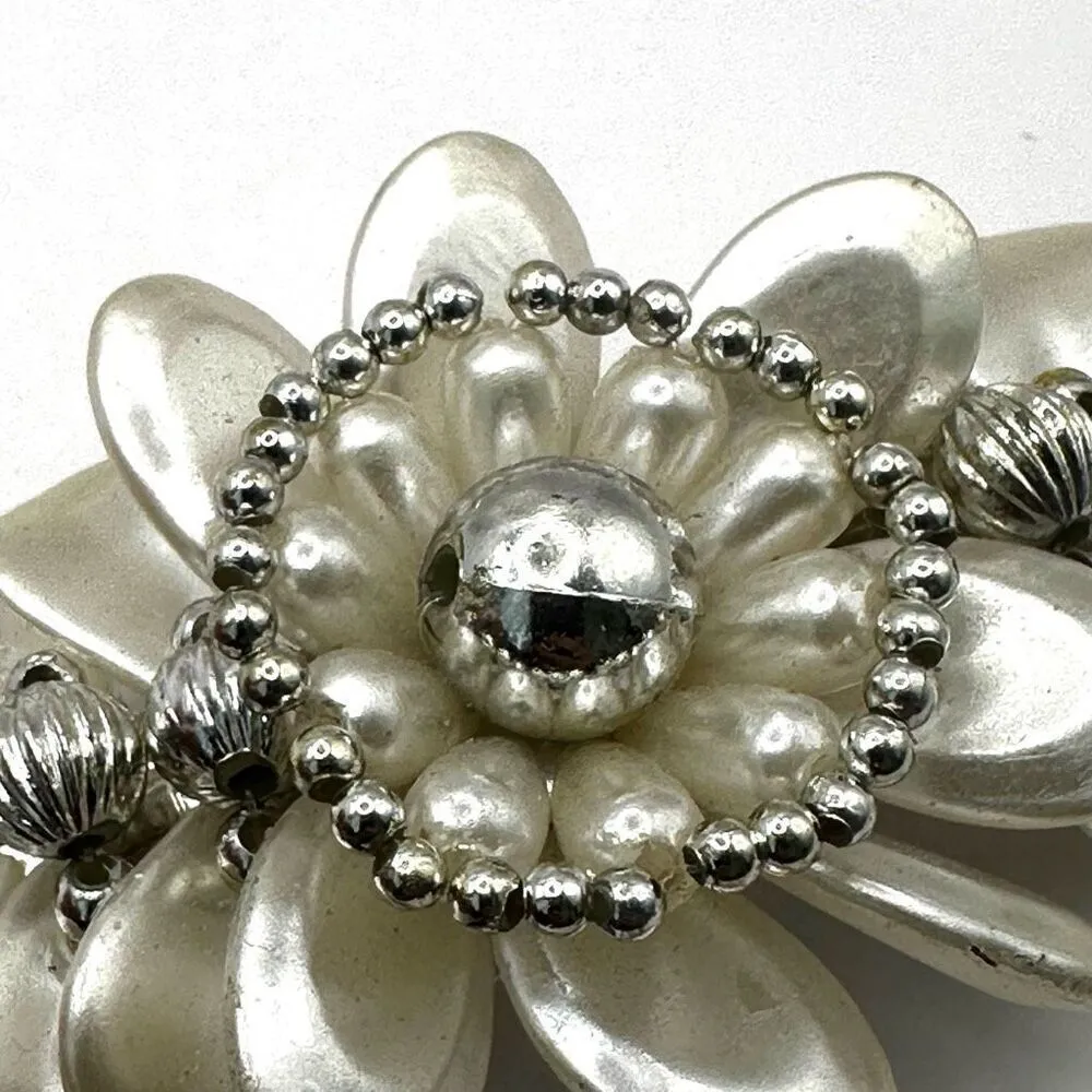 Faux pearl and silver tone barrette - Image 5