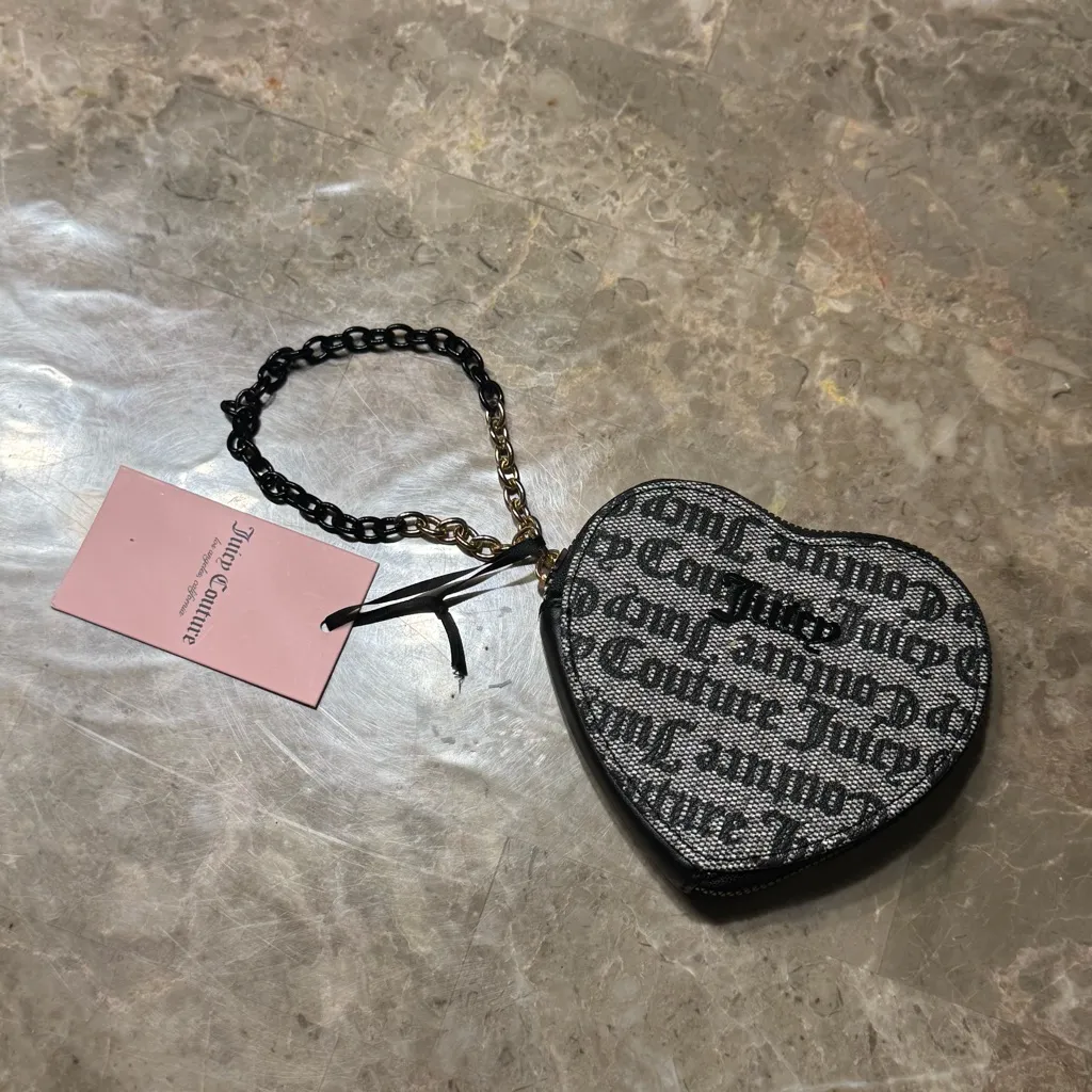New Juicy Couture heart-shaped wristlet coin purse in black.
New with tags - Image 2