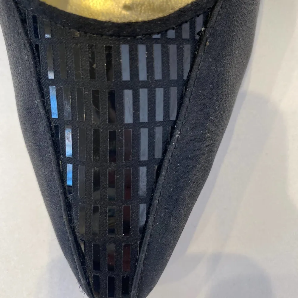 St. John Black Satin Pumps w/ Pailette Toe & Heel Detail Italy Sz 7B - Image 9