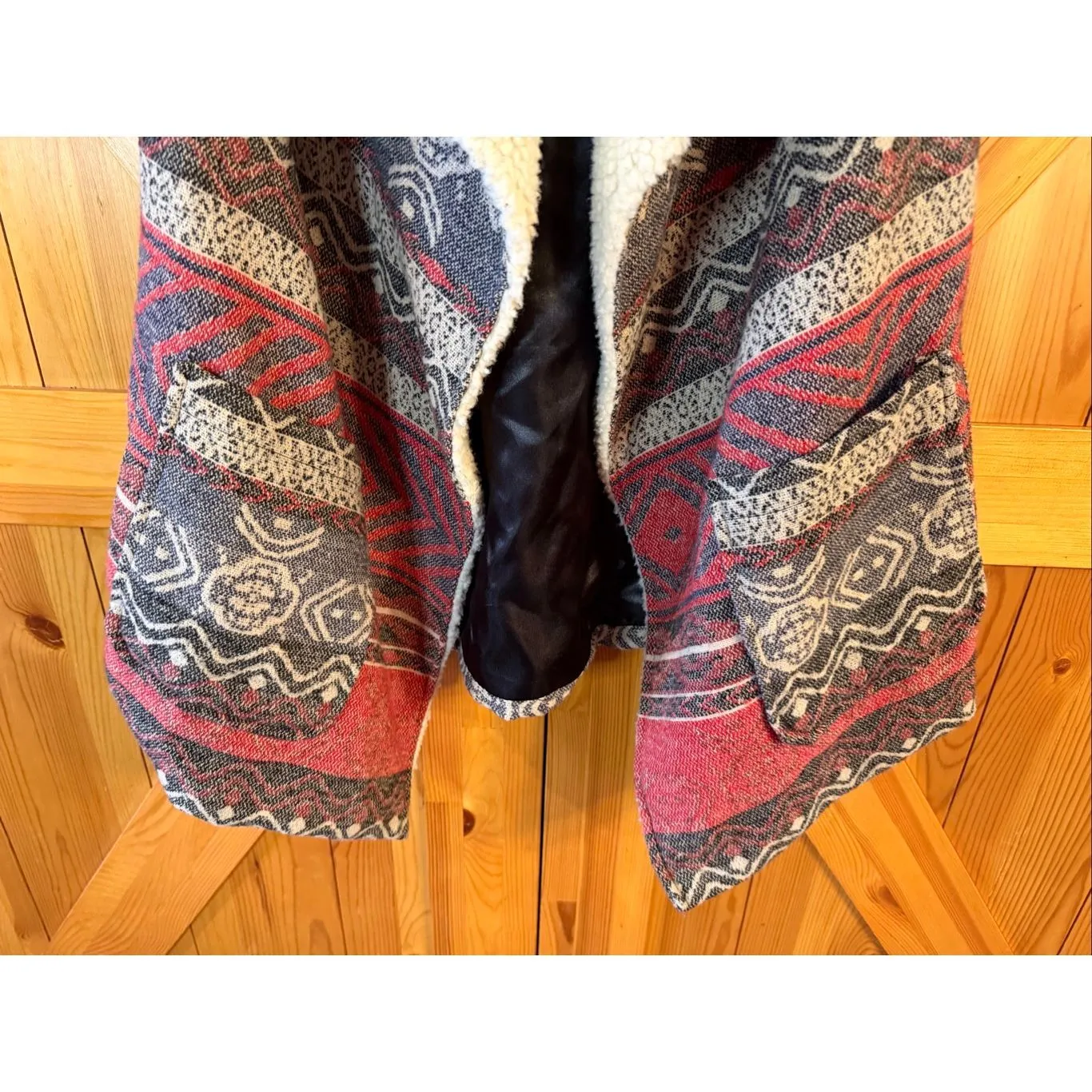 Me Jane Southwestern Print Wool Blend Sherpa Trim Lined Vest Size Large (6463) - Image 3