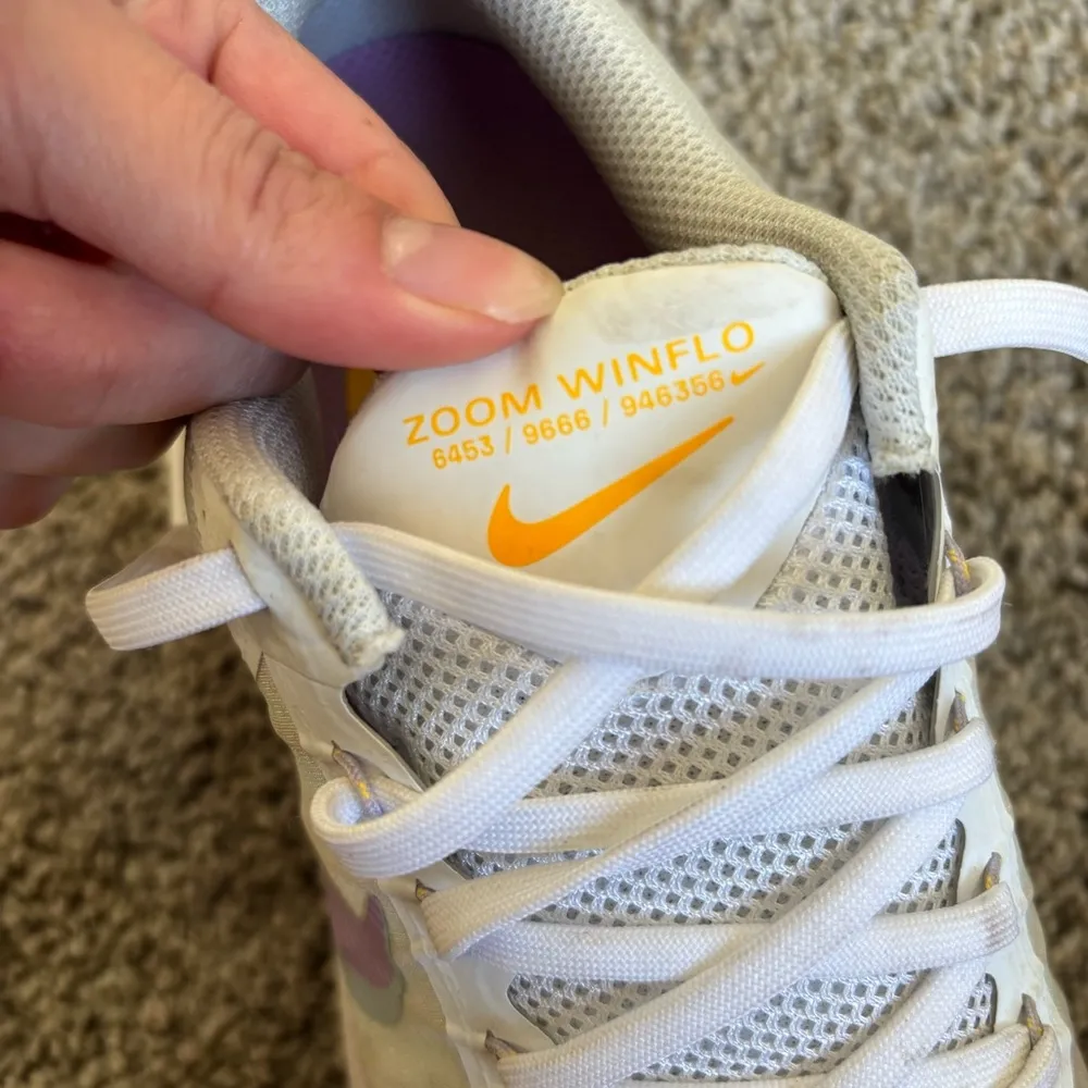 Nike Women's  Winflo Running Sneakers Size 6 White, Purple, and Gray - Image 6