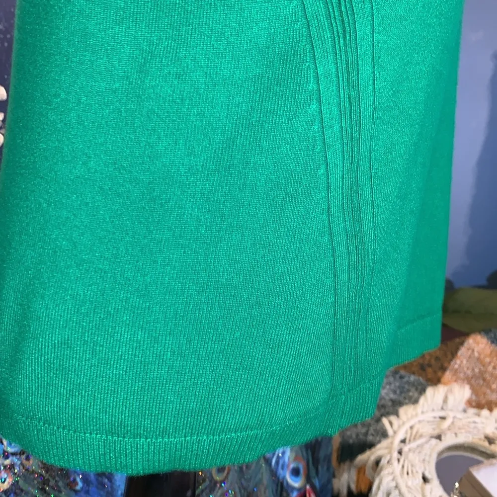 Vintage  Size M Emerald Green Scooped Neck Short Sleeve Sweater - Image 5