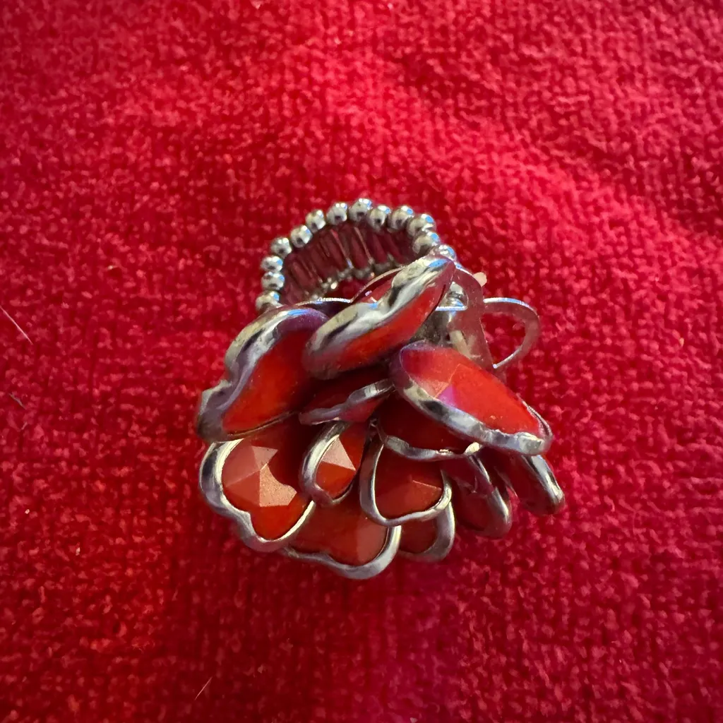 Vibrant Red and Silver Floral Ring - Image 3