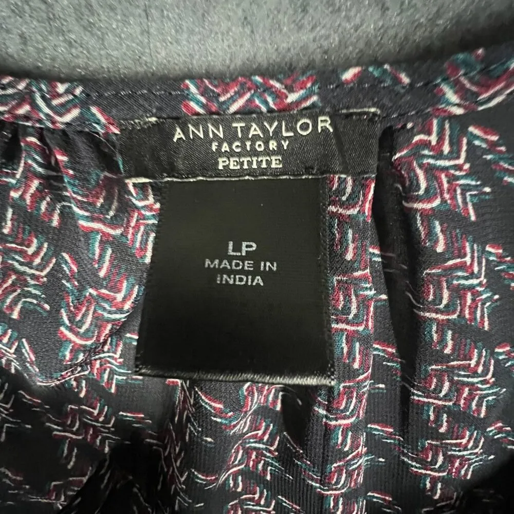 Ann Taylor Factory Womens LP Black Geometric Print Sleeveless Chiffon Blouse Size undefined - Image 3