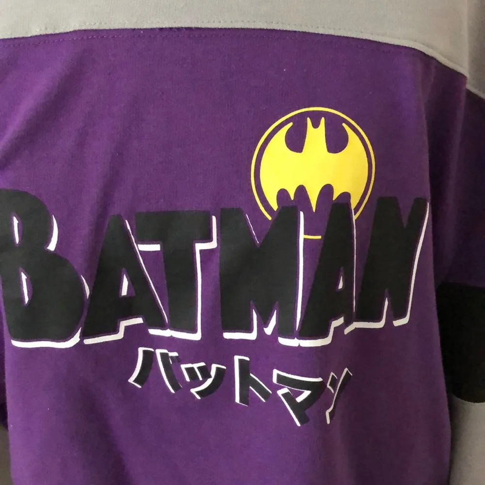 NWT DC COMICS Batman Kanji cropped sweatshirt Japanese Jrs Medium CROP TOP - Image 2