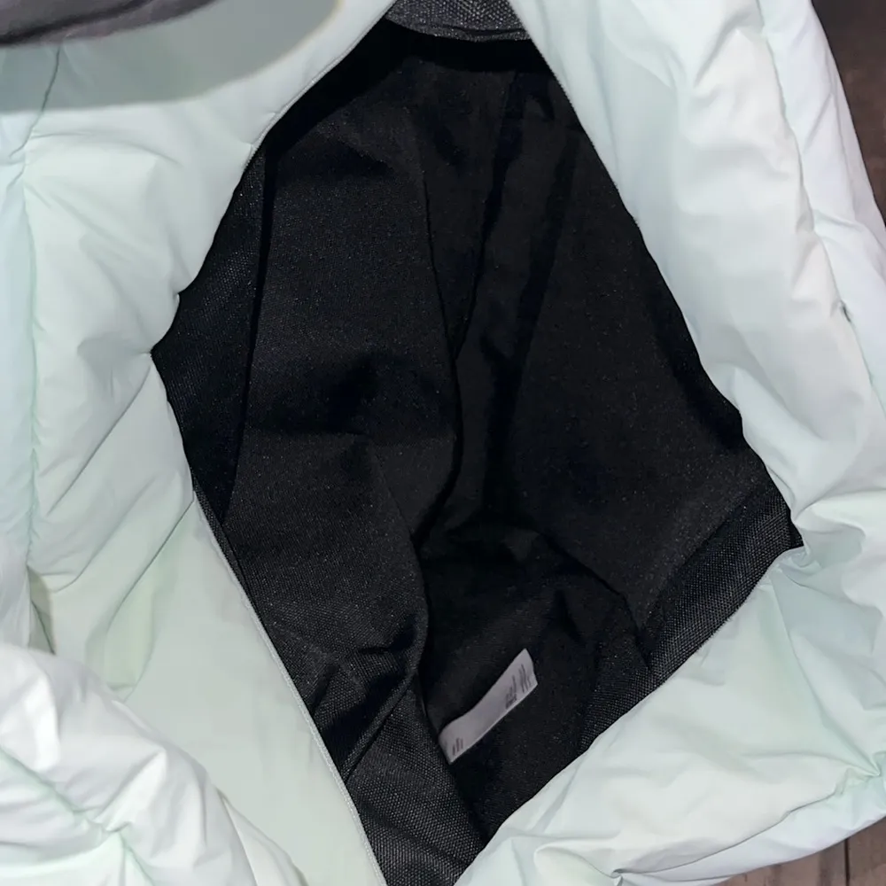 NWT Rains Loop Shopper Mini Puffer Bag - Image 7