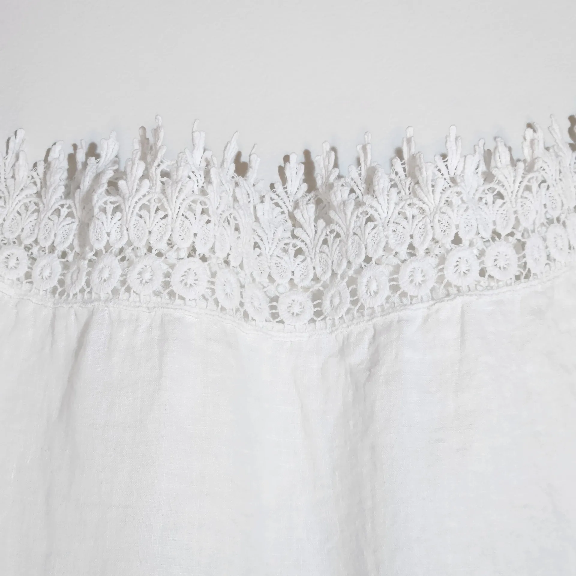 Terzo Millenio White Linen Blouse with Lace Trim Size Small Italian Linen Top - Image 3