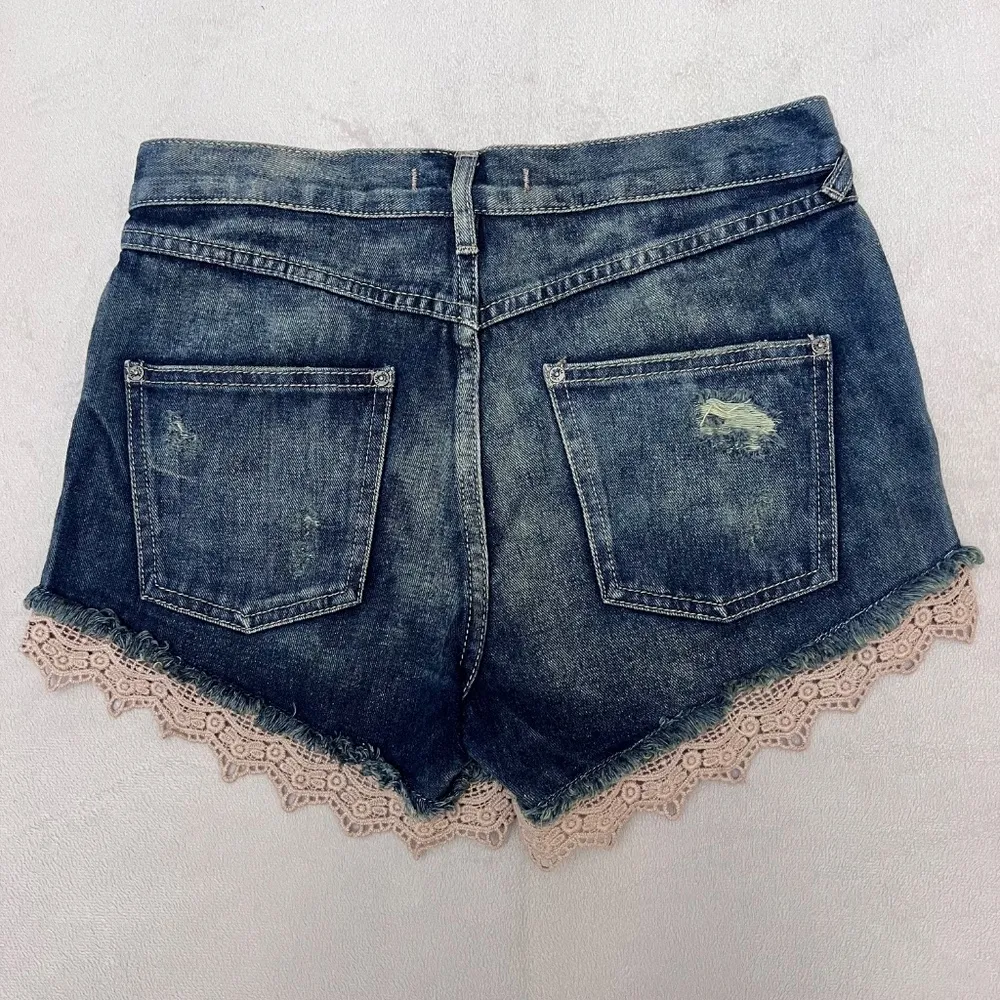 Crochet Lace Trim High Rise Denim Jean Distressed Shorts Sz 25 - Image 2