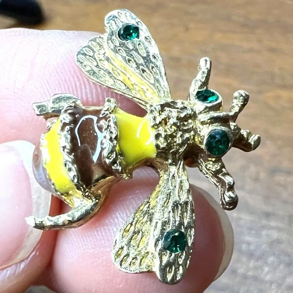 Vintage Womens Enamel Rhinestone and Gold Tone Bee Brooches Set of 2 - Image 7