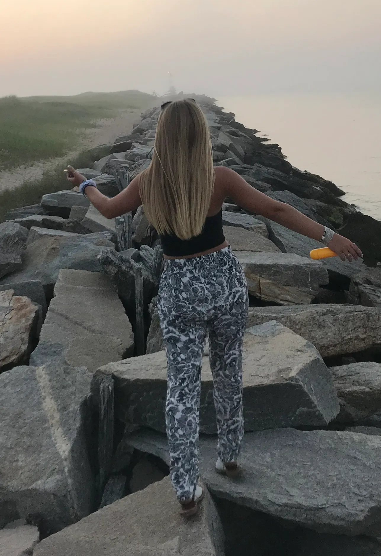 Old Navy Pants - Image 4