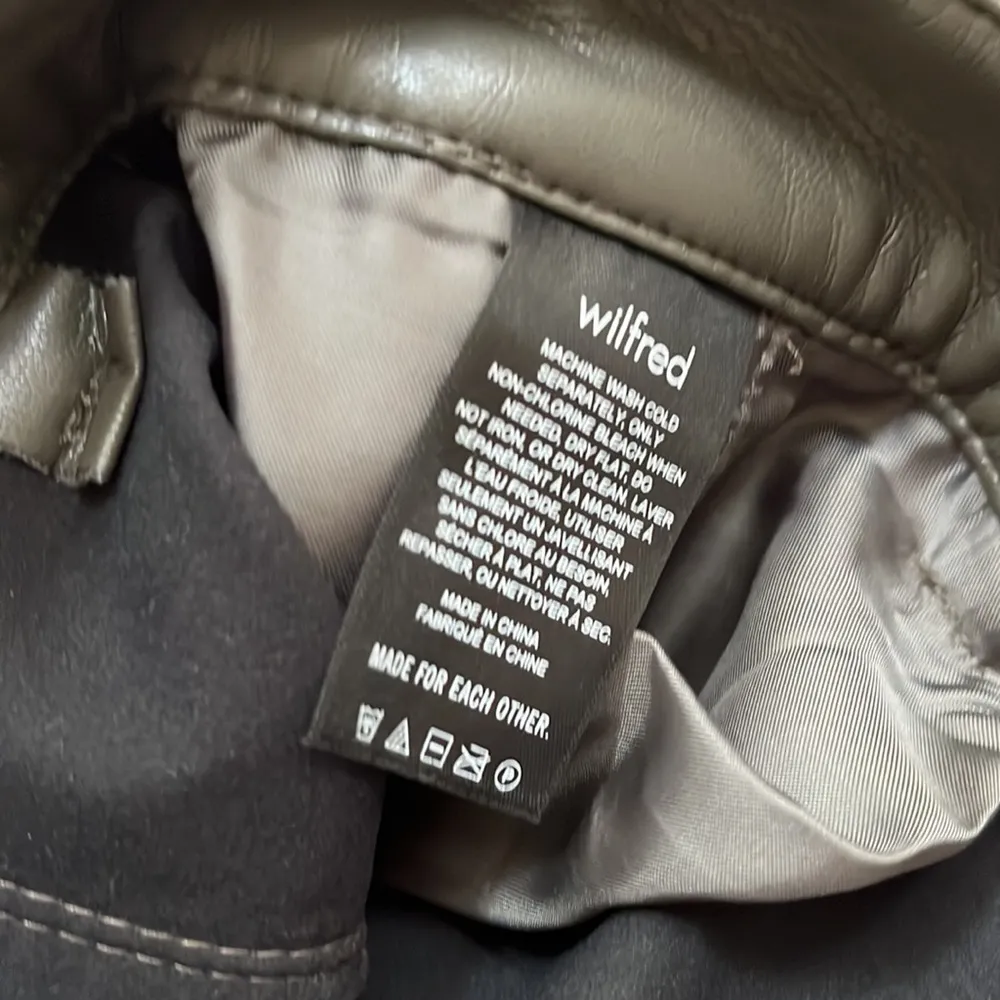 Aritzia Wilfred Vegan Leather Modern Cargo Pant | Size 10 - Image 10