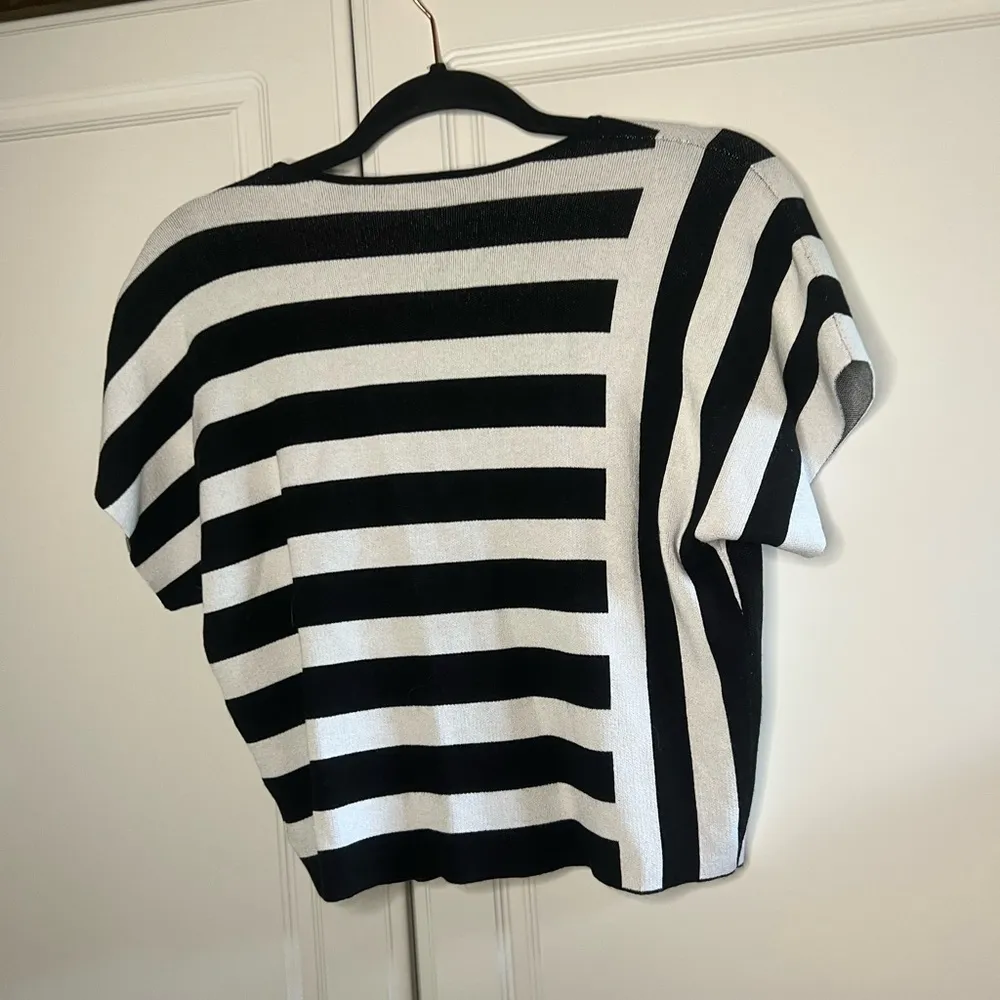 Theory  Striped Short Sleeve Sweater - Image 7