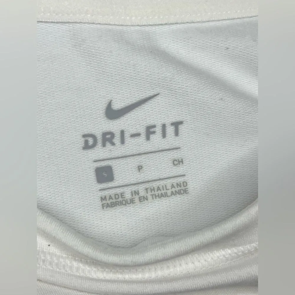 Nike dri fit white training cropped top sz small - Image 4