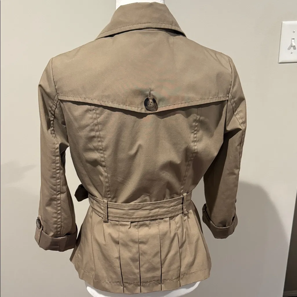 H&M Women's Classic Beige Trench Coat - Image 2