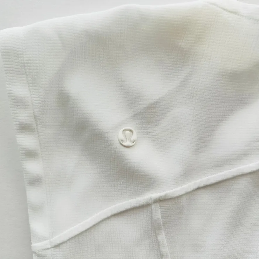 Lululemon LAB White Crinkle Sheer Tank Top Size 14 Avante Garde Casual - Image 6