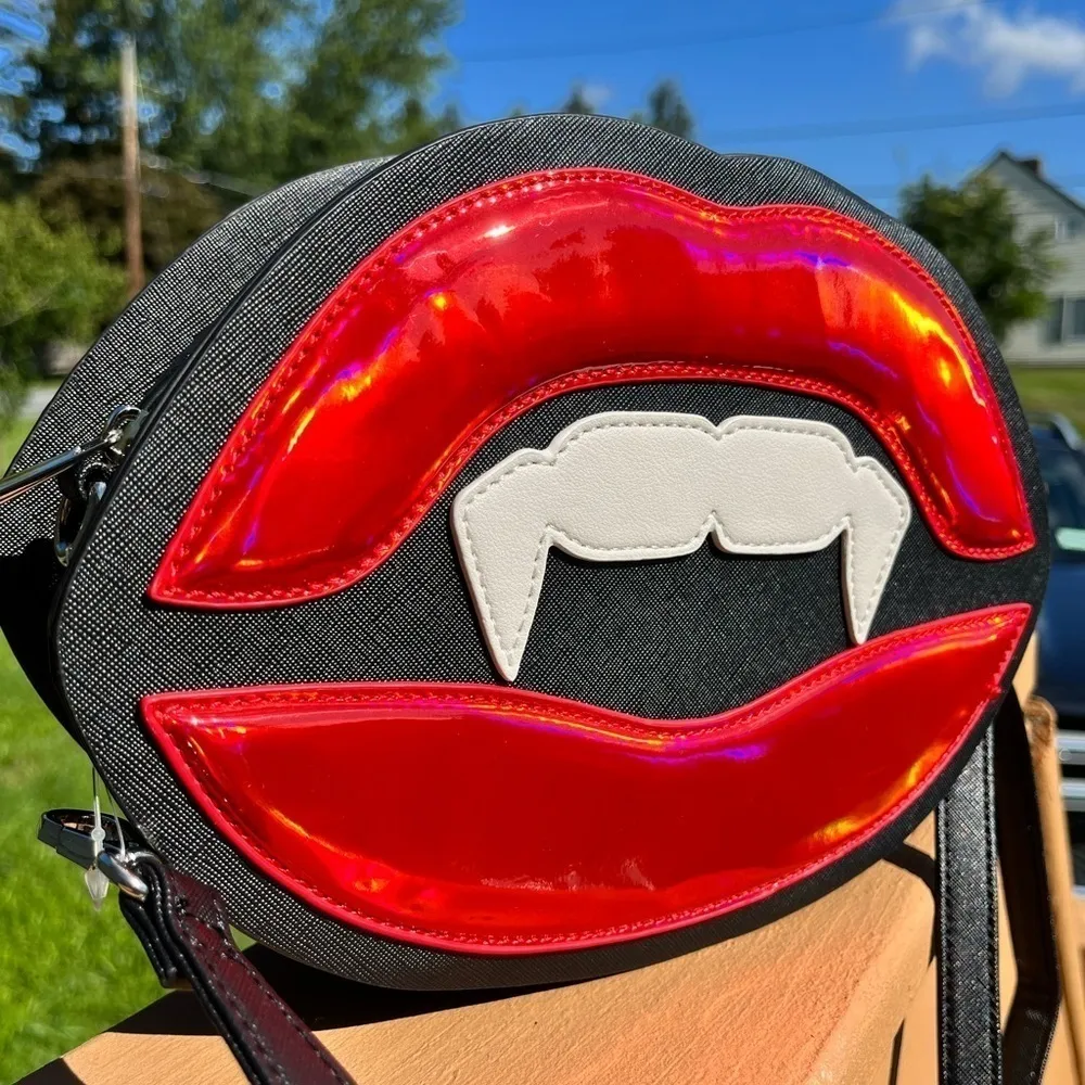 Mad Engine Lip Fang Glampire Crossbody Bag Vampire Lips NWT Red - Image 3