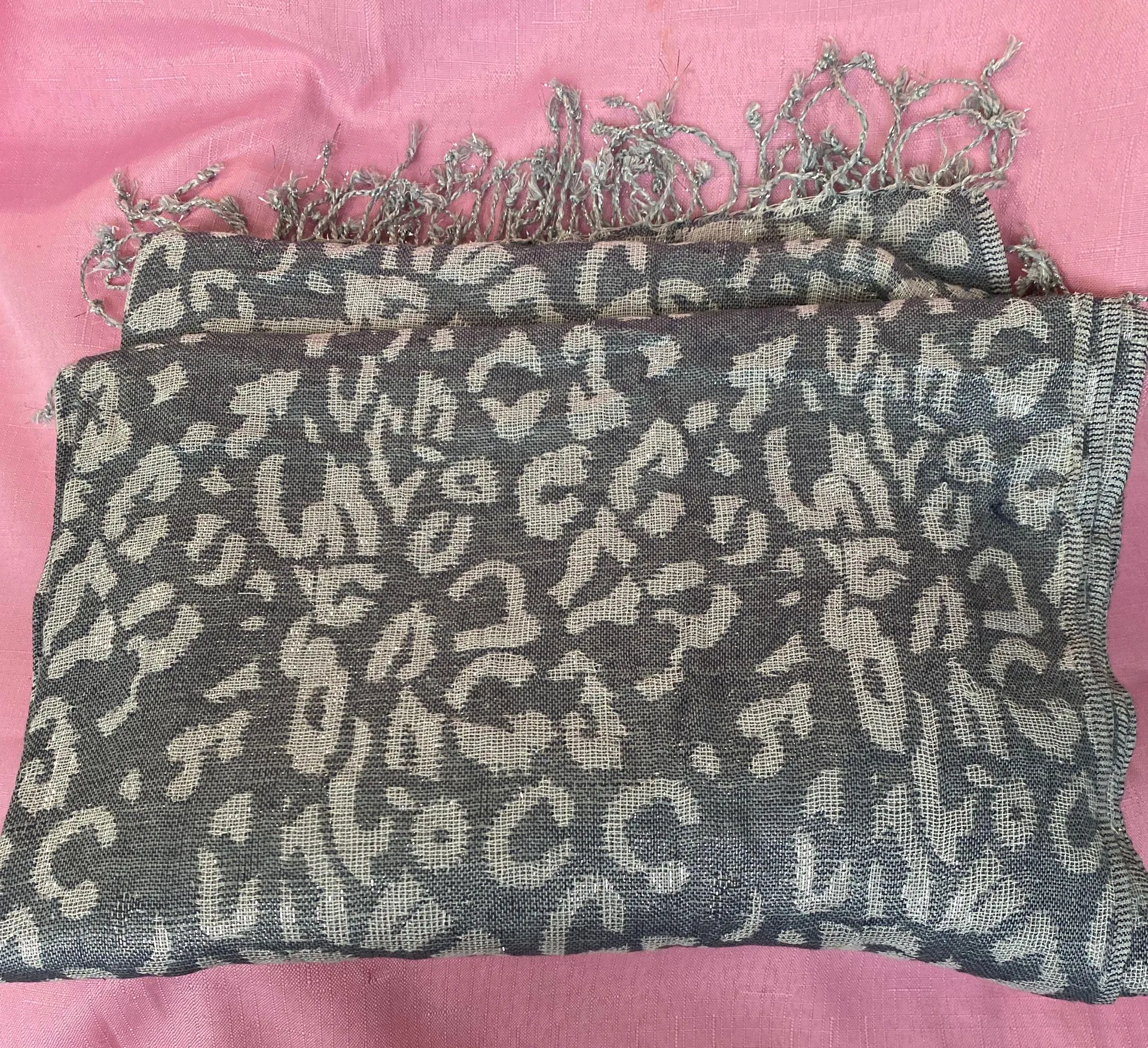 Beautiful Gray Linen/ Silk Scarf - Image 3