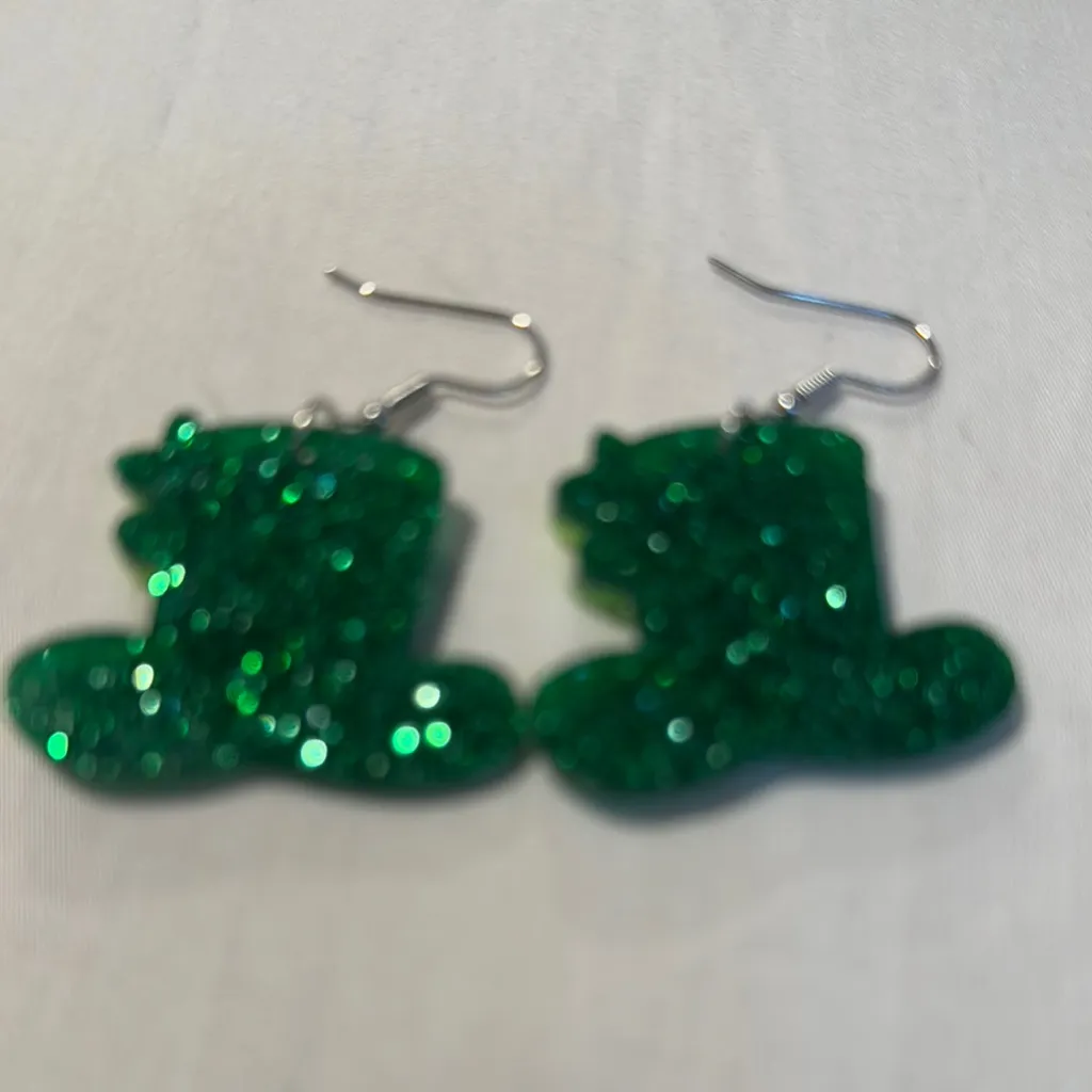 Green Glitter Shamrock Hat Earrings - Image 5