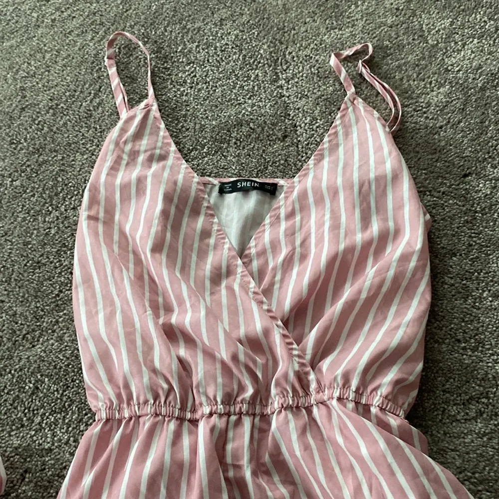 Shein Pink/White Striped Romper SIZE L - Image 4