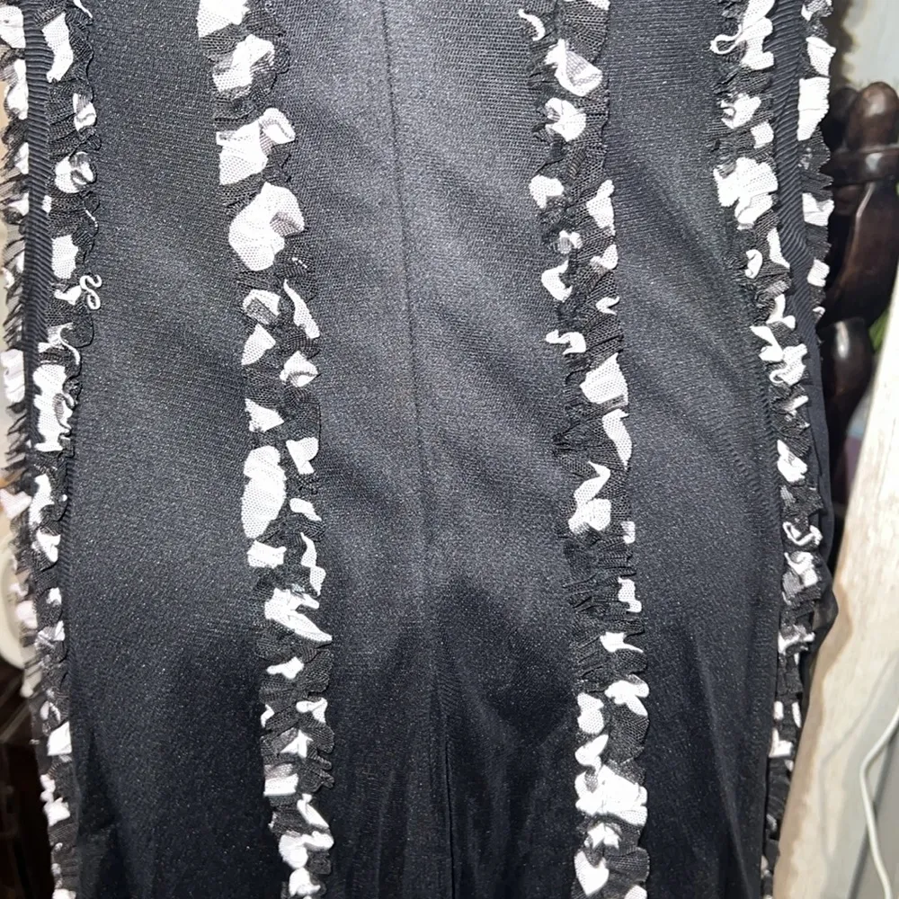 JOSEPH RIBKOFF BLACK & WHITE MESH RUFFLE OCCASION FIT FLARE DRESS SIZE 8 - Image 9
