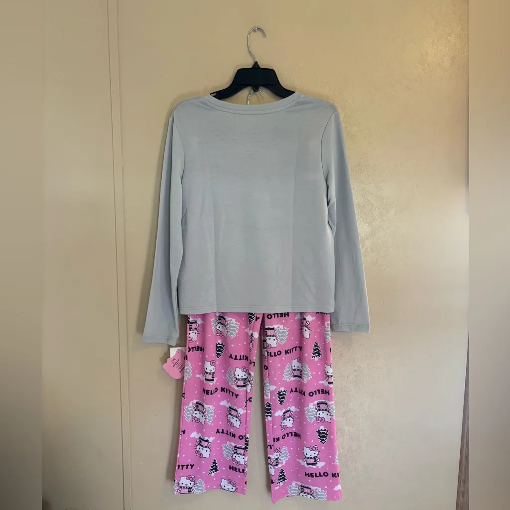 Hello Kitty NWT  Apres Ski pajama set size S - Image 2
