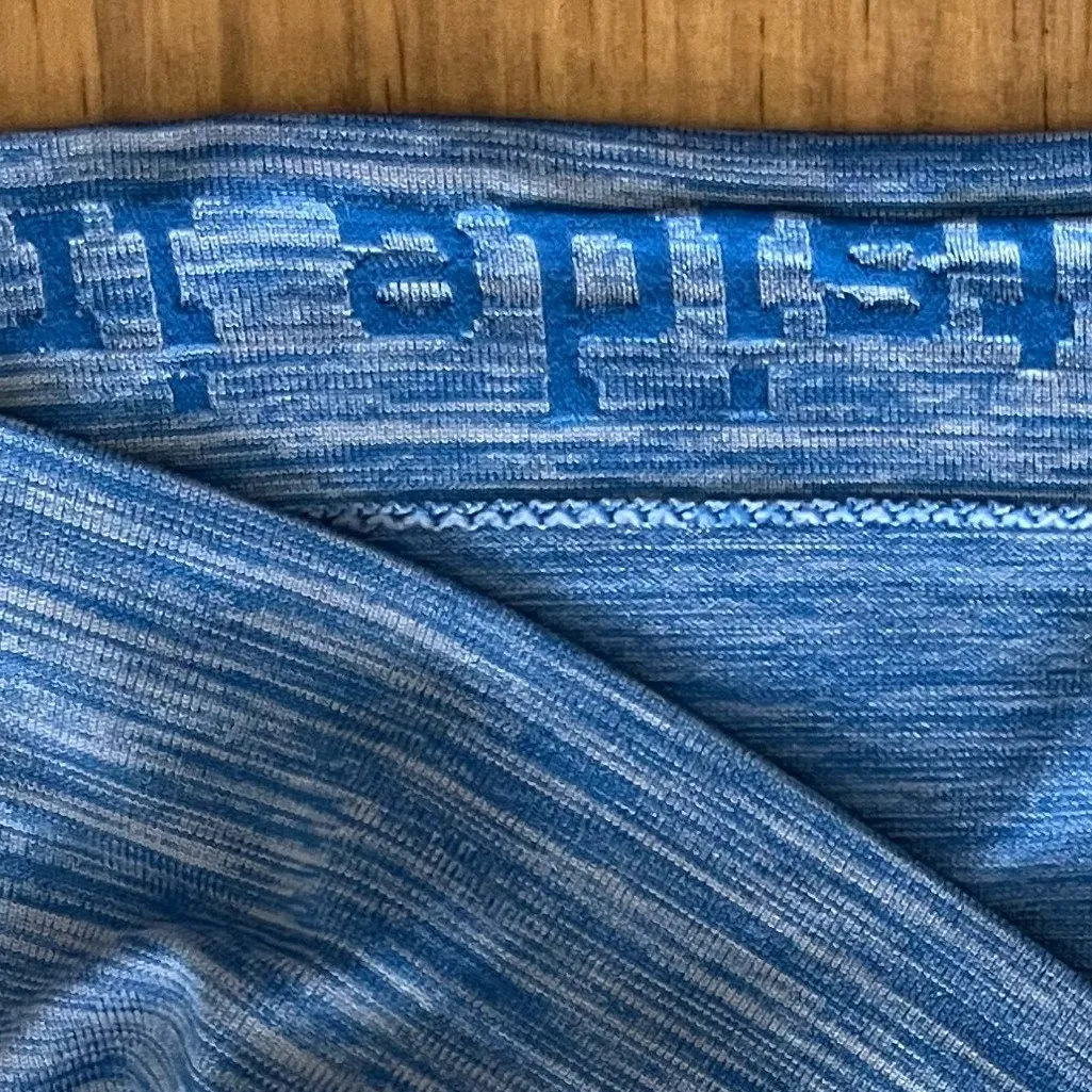 STIO Seamless Base Layer Crew Neck Long Sleeve Athletic Top Blue Womens Small - Image 10