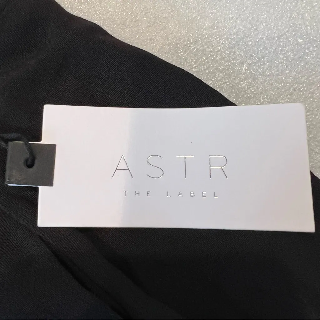 Elegant Black Lace Trim Sleep Romper - Image 4