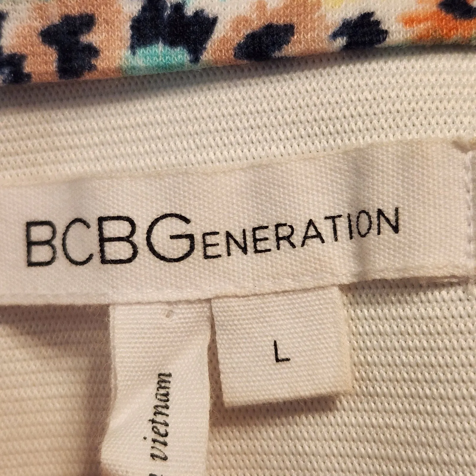 BCBGeneration Woman’s Floral Printed Classic Mini Skirt Size Large - Image 3