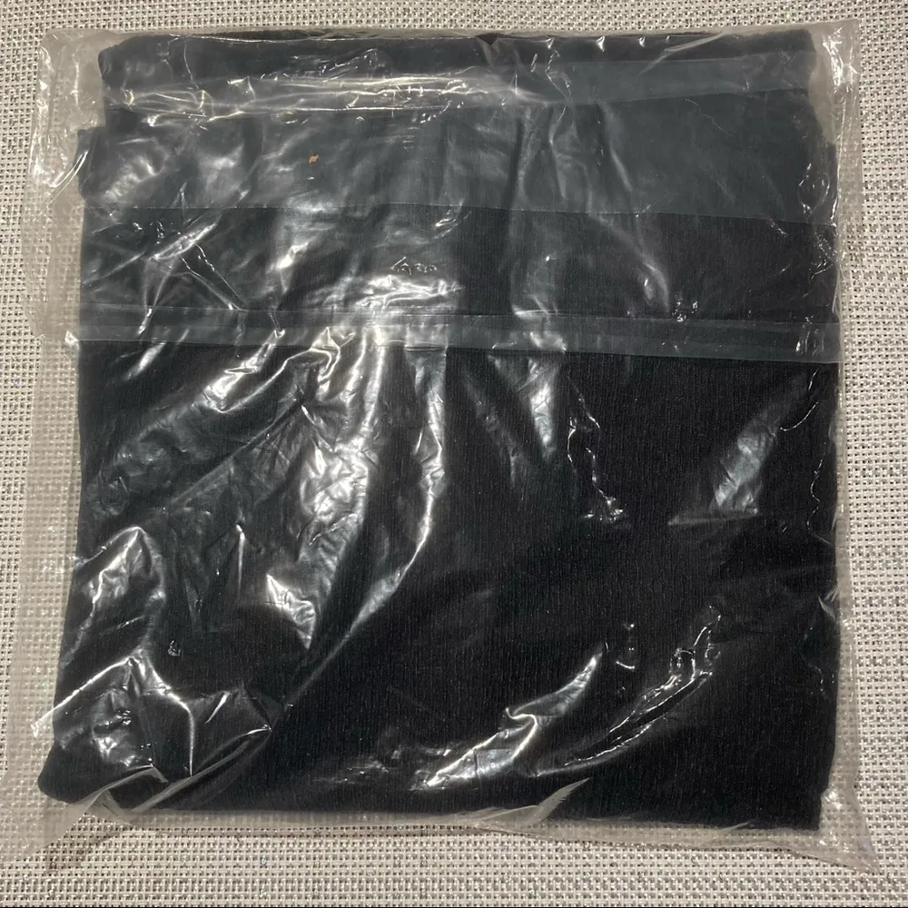 NWT Mango Puffed Sleeves Pleated T-shirt in Black 67044429 Plis - Image 10