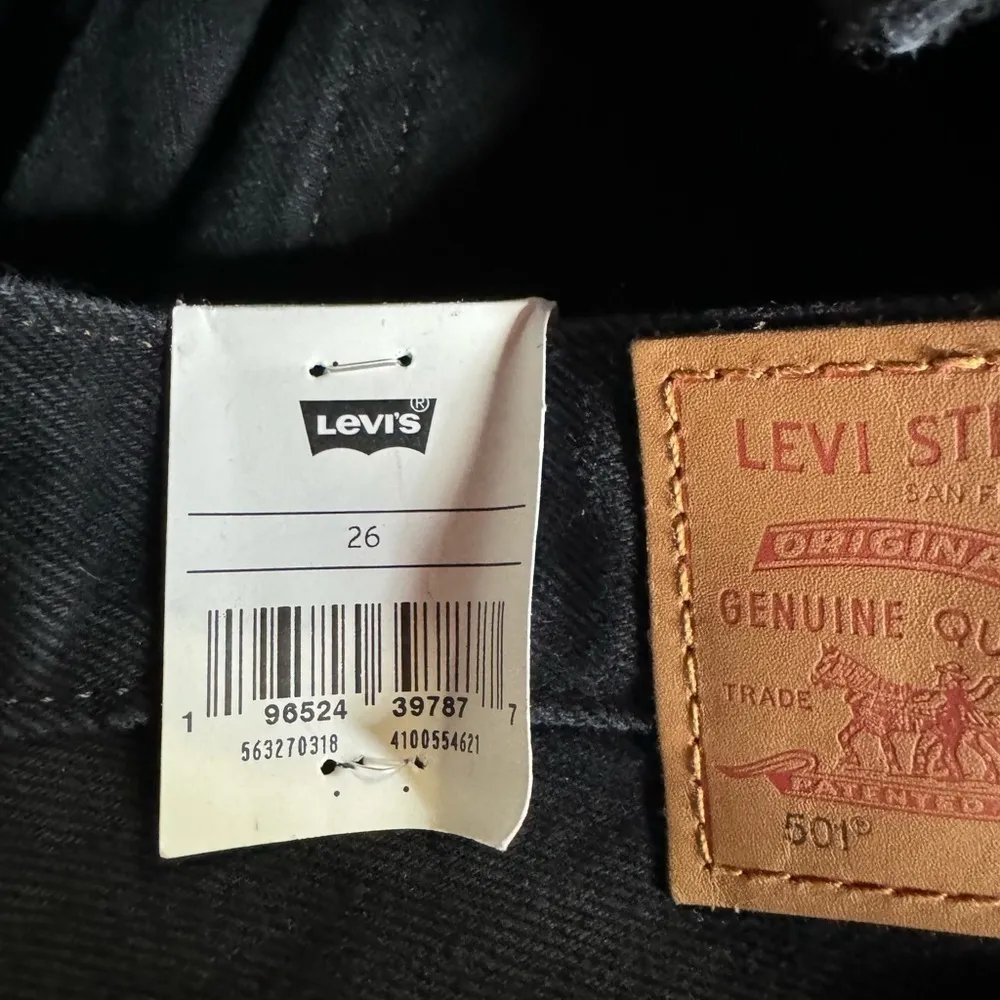 Levi’s 501 Black Distressed High Rise Raw Hem Denim Jean Shorts Size 26 New - Image 4